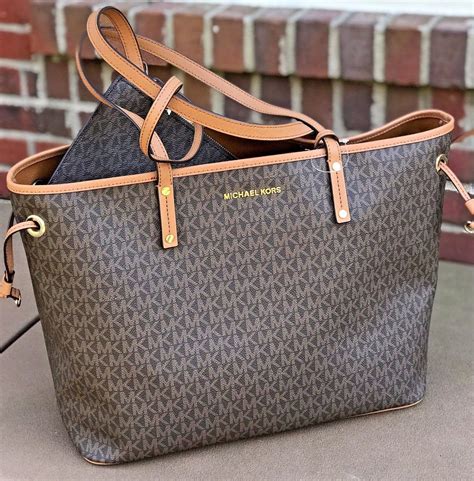 michael kors tote bag.